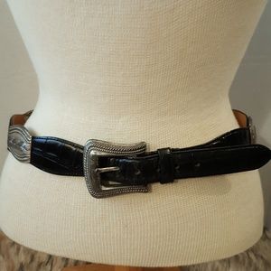 $5.00 item!!    FOSSIL LEATHER CONCHO CROC EMBOSSED LEATHER BELT